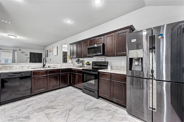 825 NW 67th Avenue, Bentonville, AR 72713