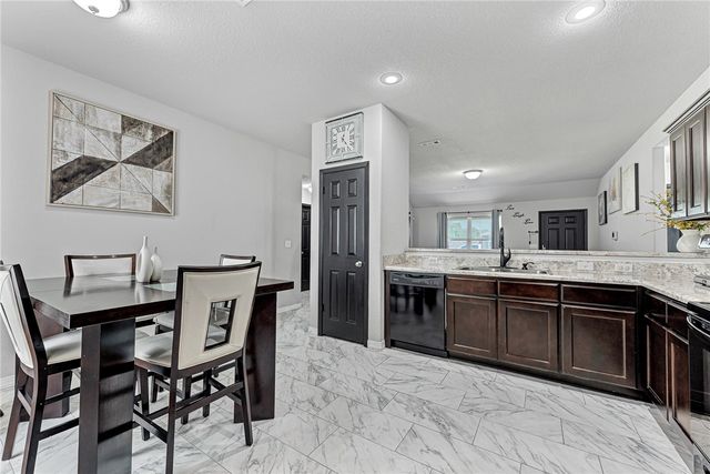 825 NW 67th Avenue, Bentonville, AR 72713