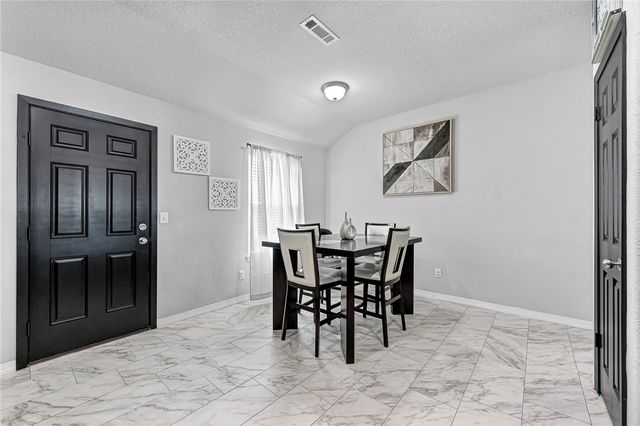 825 NW 67th Avenue, Bentonville, AR 72713