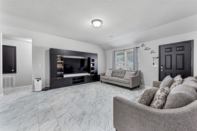 825 NW 67th Avenue, Bentonville, AR 72713