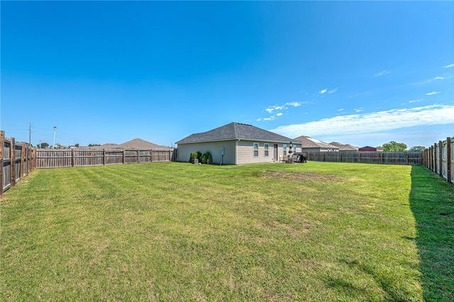 825 NW 67th Avenue, Bentonville, AR 72713