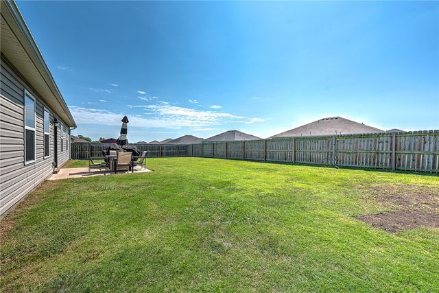 825 NW 67th Avenue, Bentonville, AR 72713