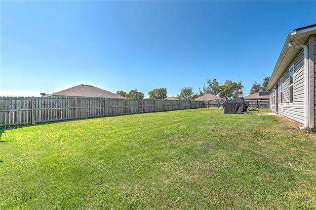 825 NW 67th Avenue, Bentonville, AR 72713