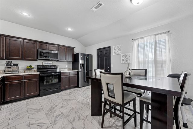 825 NW 67th Avenue, Bentonville, AR 72713