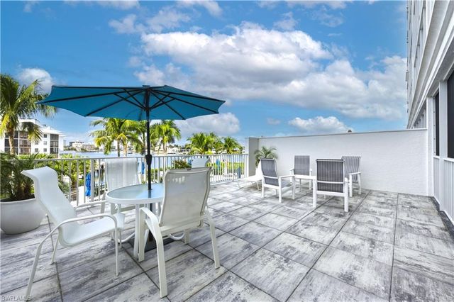 400 Flagship DR # 304, Naples, FL 34108