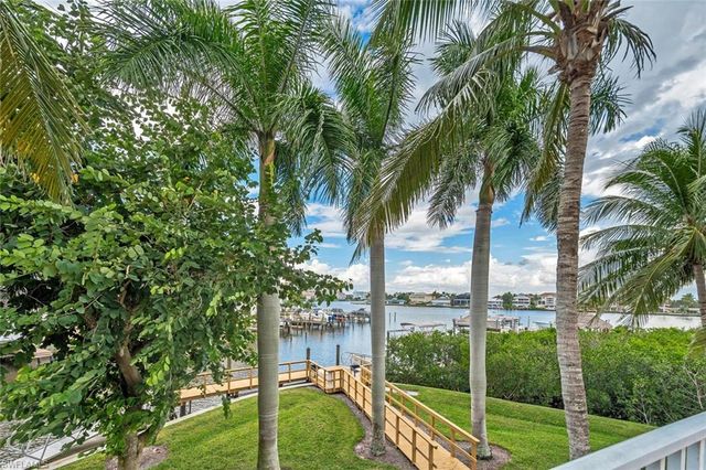 400 Flagship DR # 304, Naples, FL 34108