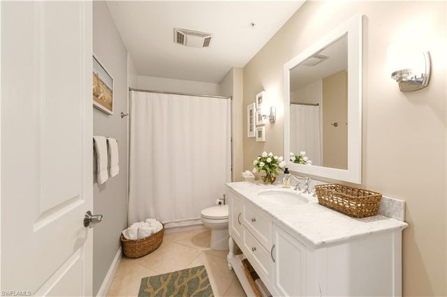 400 Flagship DR # 304, Naples, FL 34108