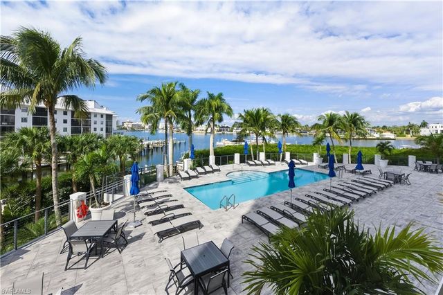 400 Flagship DR # 304, Naples, FL 34108