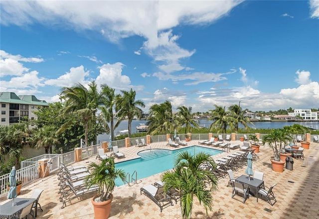 400 Flagship DR # 304, Naples, FL 34108