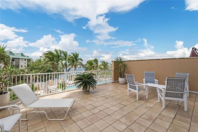 400 Flagship DR # 304, Naples, FL 34108