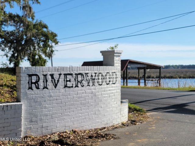 3954 River Pine Drive, Moss Point, MS 39563