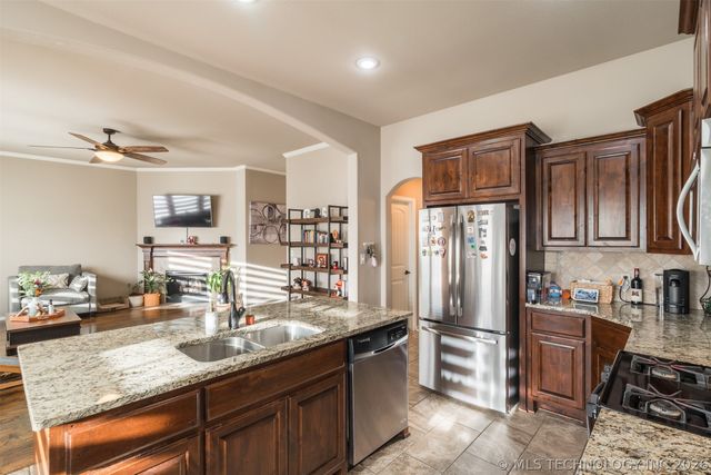 3386 S 208th East Avenue, Broken Arrow, OK 74014