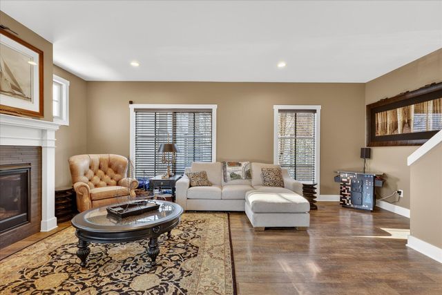 2022 Celadon Drive NE 106, Grand Rapids, MI 49525