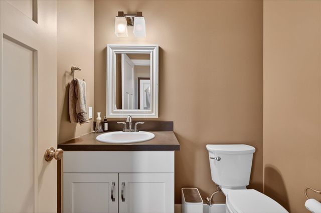 2022 Celadon Drive NE 106, Grand Rapids, MI 49525