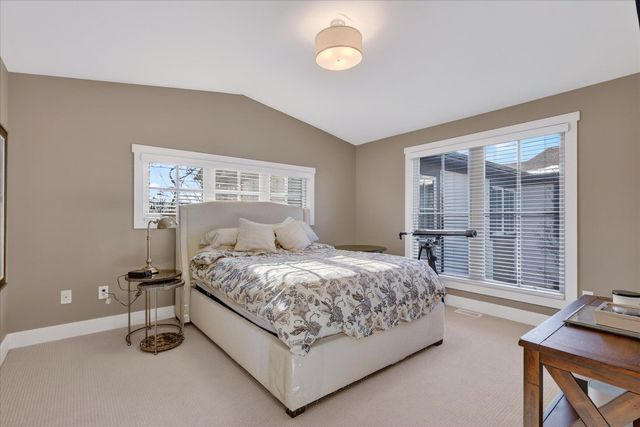 2022 Celadon Drive NE 106, Grand Rapids, MI 49525