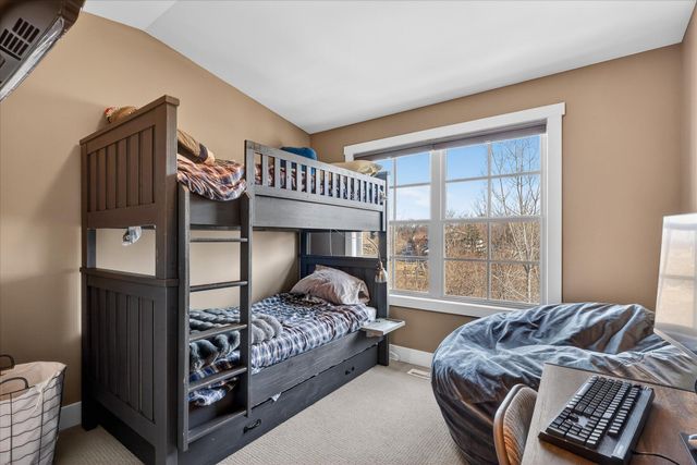 2022 Celadon Drive NE 106, Grand Rapids, MI 49525