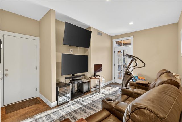 2022 Celadon Drive NE 106, Grand Rapids, MI 49525