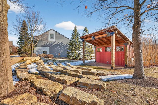 2022 Celadon Drive NE 106, Grand Rapids, MI 49525