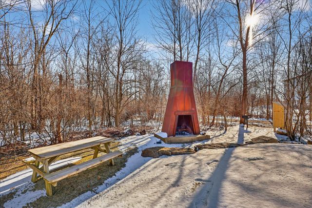 2022 Celadon Drive NE 106, Grand Rapids, MI 49525