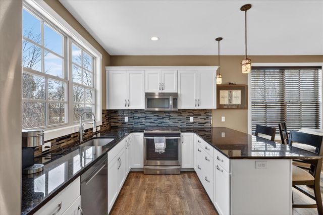 2022 Celadon Drive NE 106, Grand Rapids, MI 49525