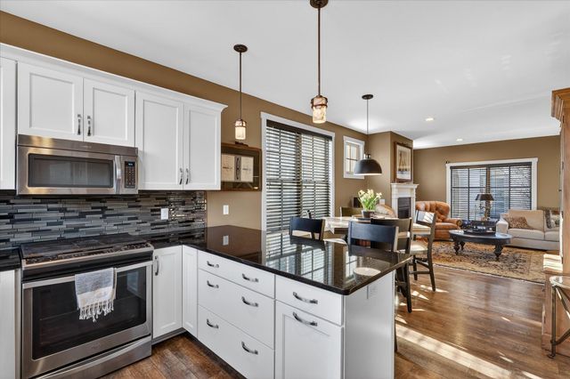 2022 Celadon Drive NE 106, Grand Rapids, MI 49525