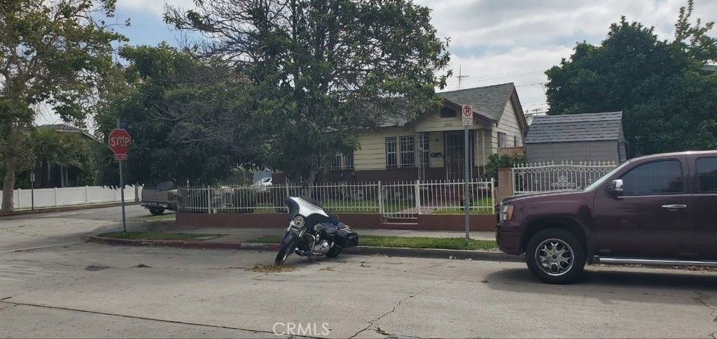 5700 3rd, Los Angeles, CA 90043