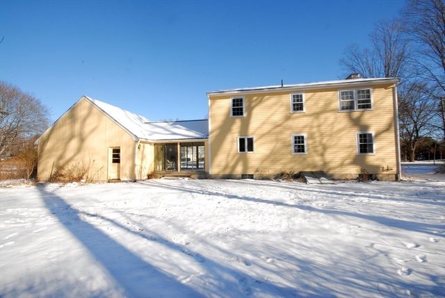 100 Harrington Ave, Concord, MA 01742