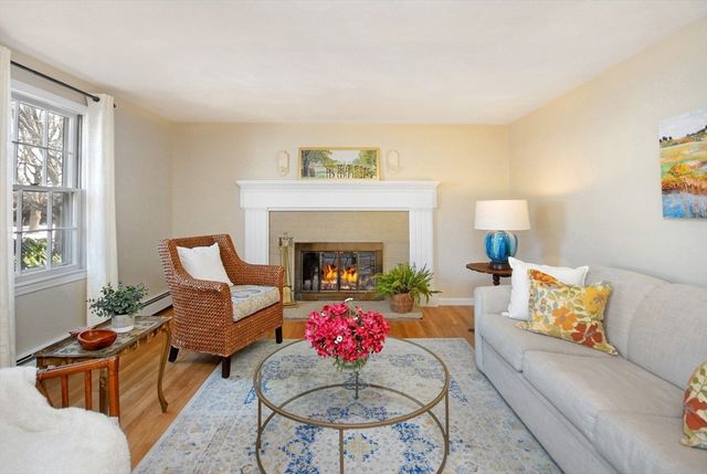 100 Harrington Ave, Concord, MA 01742