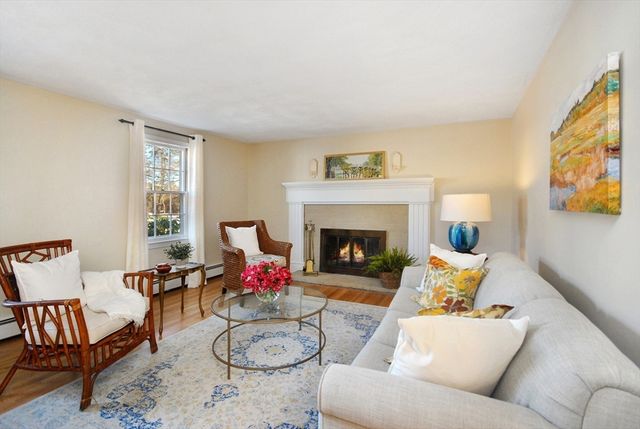 100 Harrington Ave, Concord, MA 01742