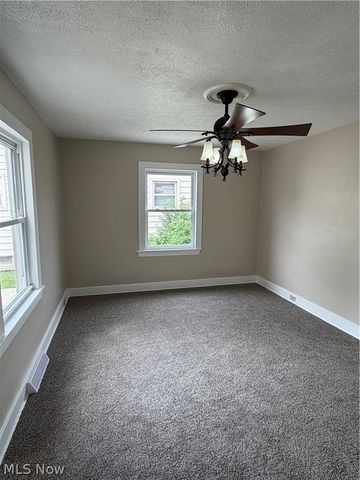 456 W Wilson Street, Struthers, OH 44471