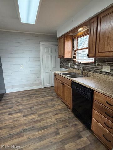 456 W Wilson Street, Struthers, OH 44471