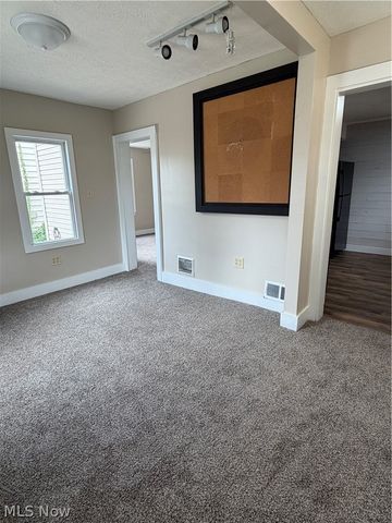 456 W Wilson Street, Struthers, OH 44471