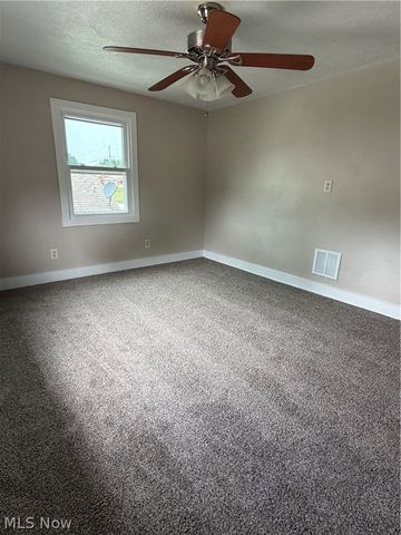 456 W Wilson Street, Struthers, OH 44471