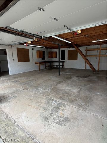 456 W Wilson Street, Struthers, OH 44471