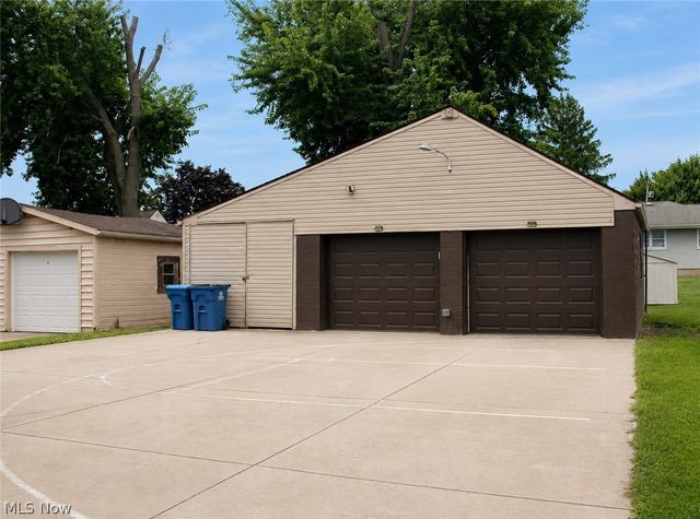 456 W Wilson Street, Struthers, OH 44471