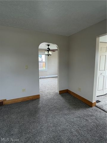 456 W Wilson Street, Struthers, OH 44471