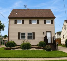 456 W Wilson Street, Struthers, OH 44471