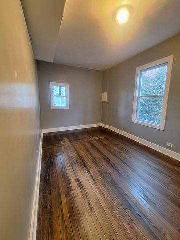 5019 W Huron Street 2, Chicago, IL 60644