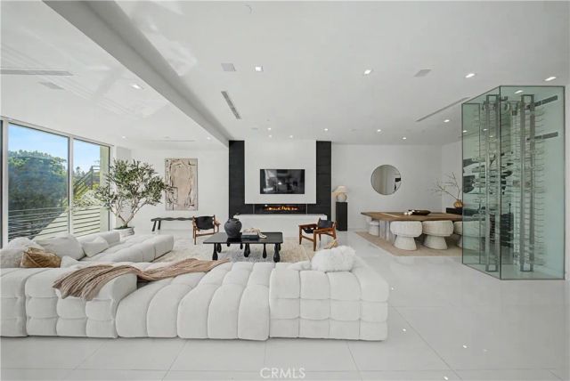 9459 Beverly Crest, Beverly Hills, CA 90210