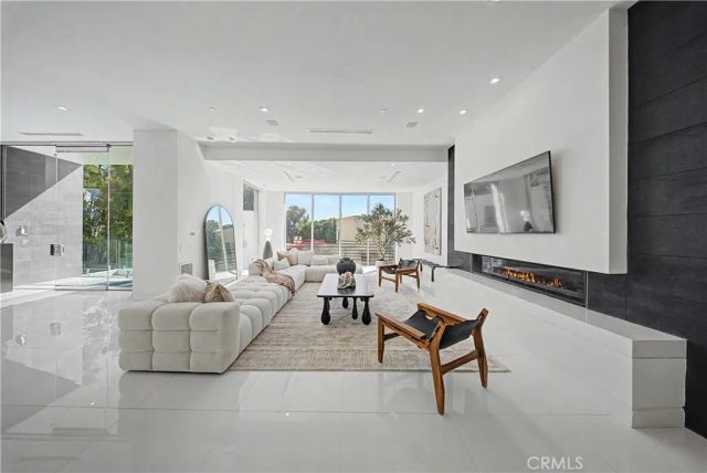 9459 Beverly Crest, Beverly Hills, CA 90210