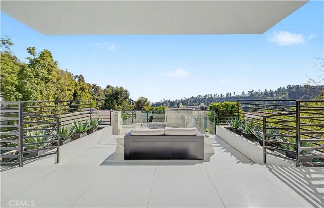 9459 Beverly Crest, Beverly Hills, CA 90210