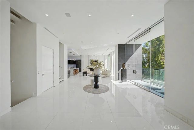 9459 Beverly Crest, Beverly Hills, CA 90210