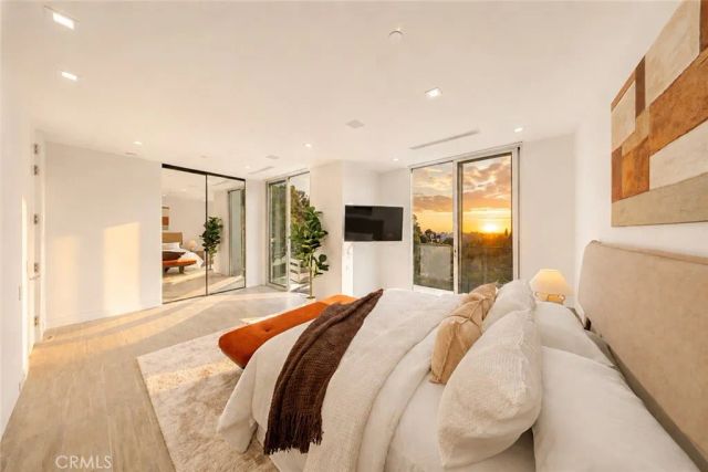 9459 Beverly Crest, Beverly Hills, CA 90210