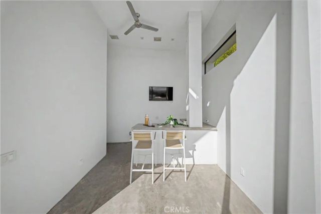 9459 Beverly Crest, Beverly Hills, CA 90210
