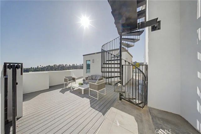 9459 Beverly Crest, Beverly Hills, CA 90210