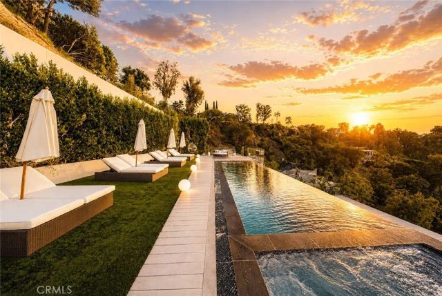 9459 Beverly Crest, Beverly Hills, CA 90210