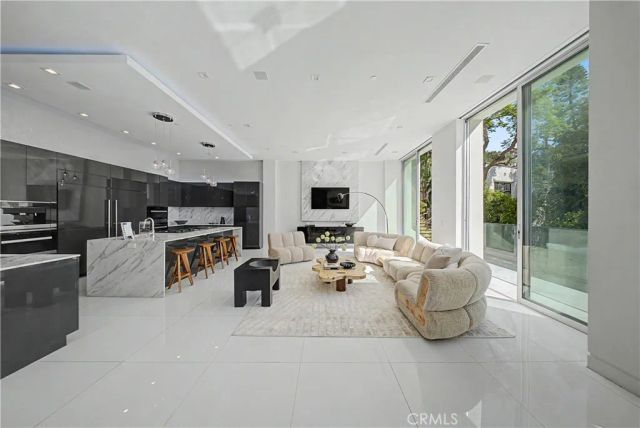 9459 Beverly Crest, Beverly Hills, CA 90210