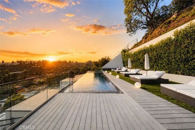 9459 Beverly Crest, Beverly Hills, CA 90210