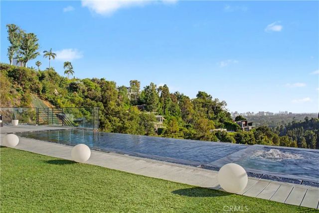 9459 Beverly Crest, Beverly Hills, CA 90210