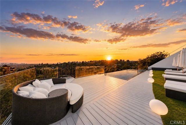 9459 Beverly Crest, Beverly Hills, CA 90210